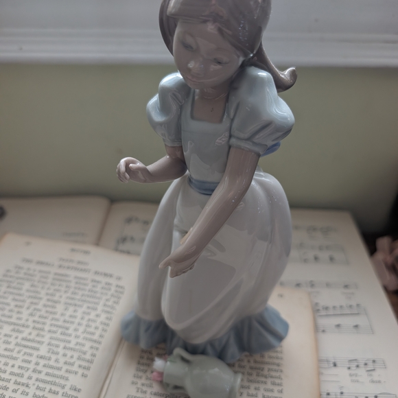 Elegant Porcelain Girl with Goose Figurine - Picture 12 of 12